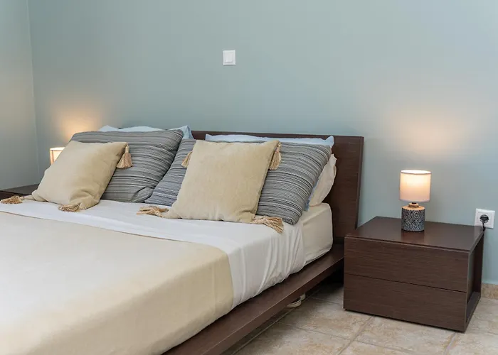 Richmond Greece פורוס