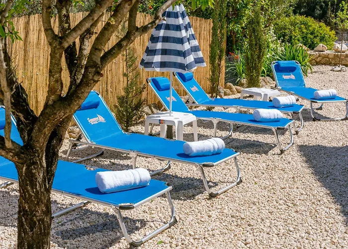 Richmond Greece פורוס